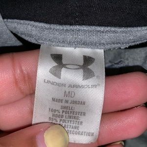 Gray medium under armor sweatshirt